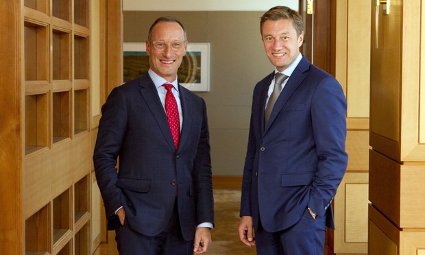 DailyReport's tweet photo. Leaders Lee Ranson &amp; Mark Wasserman say Eversheds Sutherland could be the first big firm to get global integration right https://t.co/B7J7lQWNn4 #legalnews #merger @ESgloballaw #BigLaw https://t.co/hRQs8gmr2W