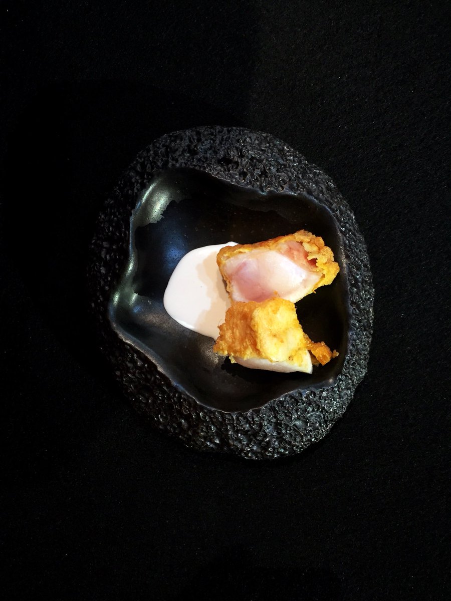 madridfusion's tweet photo. 🙌🏻 Este es el resultado de la jam session de tapas sevillanas en #SaboreaEspaña #REALEMF18 @SaboreaEspana https://t.co/TeBOnBghIe
