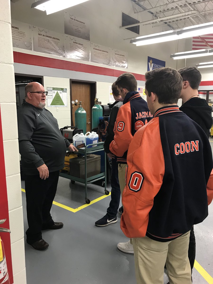 NMHSCounselors's tweet photo. North students visited the Adv. Manufactuirng program last week at South. #explorecte https://t.co/huQNsQR7Hr