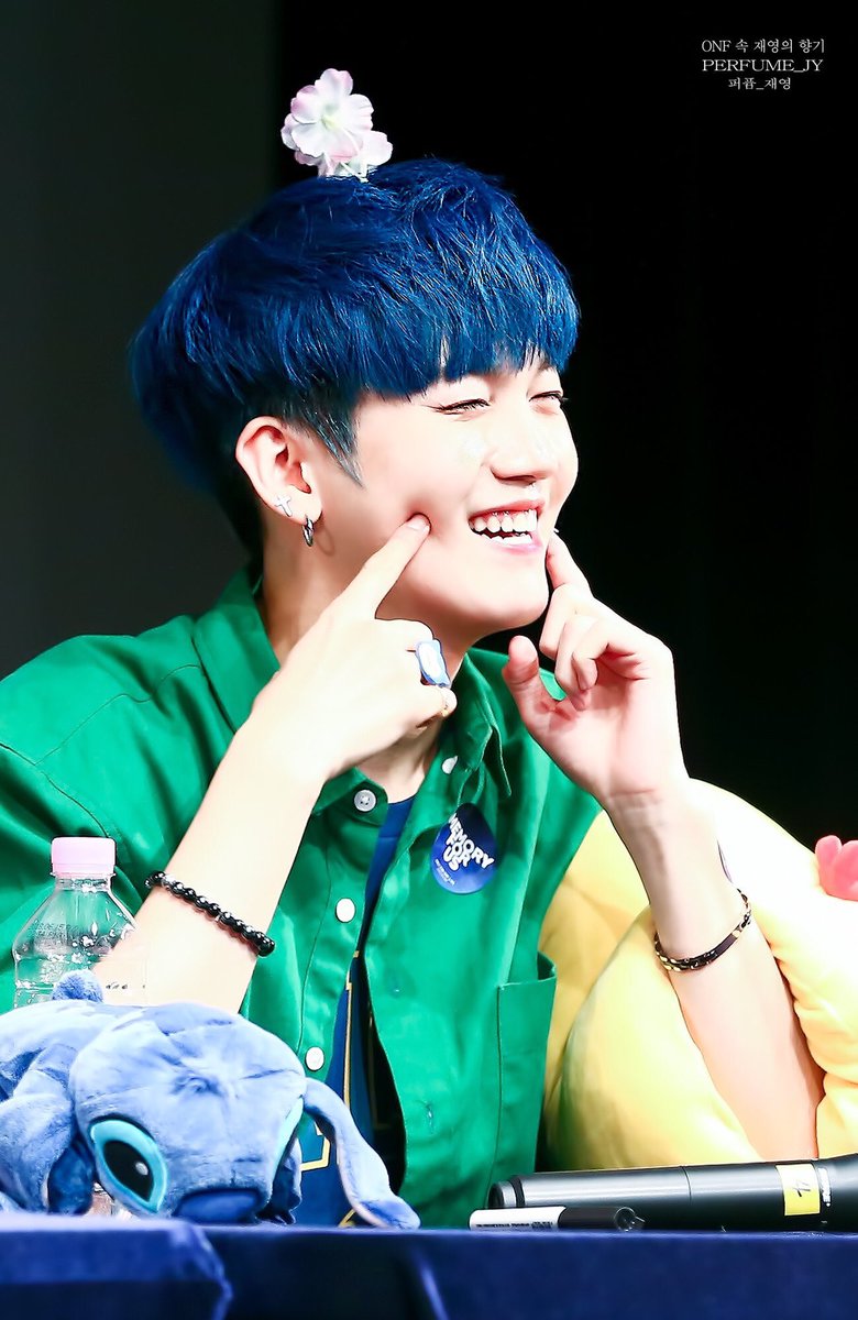 잘생긴남돌봇 tweet media