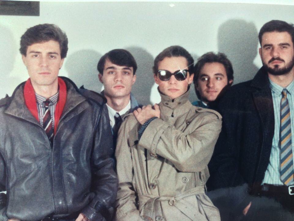 TorrevadoBand's tweet photo. TORREVADO  tornano dopo vent’anni con il singolo Heartbreaker.

Heartbreaker  è una satira feroce della perfect family life

Ritmo ipnotico e sonorità taglienti con una voce che riporta al pop-rock anni 80

Videoclip su YouTube Torrevado Band https://t.co/EMp0cBLTbH