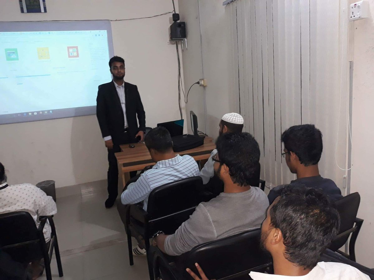 BenqMamun's tweet photo. Workshop in Oracle APEX #oracleapex #orclapex #Bangladesh https://t.co/YUKzNe8QdE