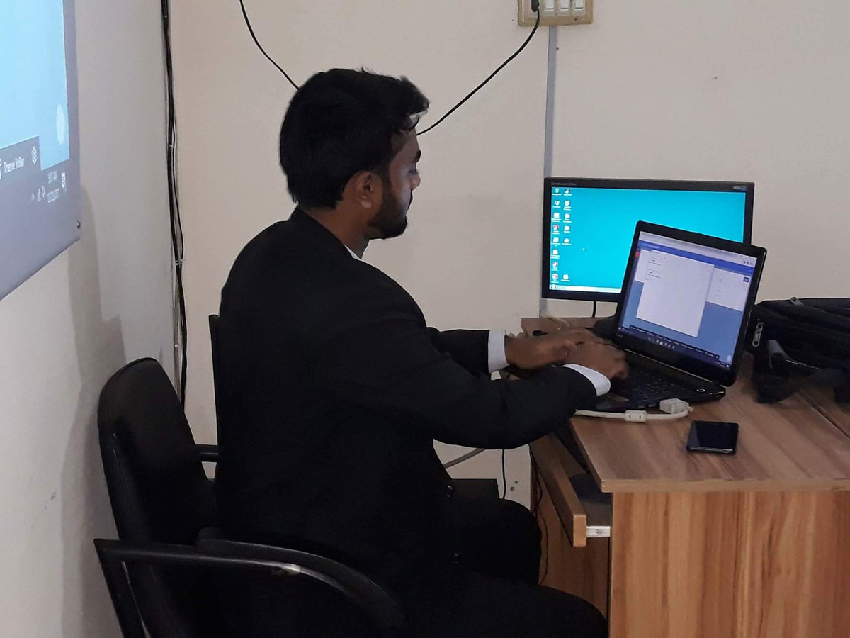BenqMamun's tweet photo. Workshop in Oracle APEX #oracleapex #orclapex #Bangladesh https://t.co/YUKzNe8QdE