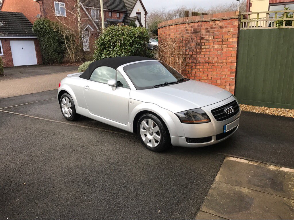 MotorSplash_'s tweet image. One of our regulars in for a maintenance wash. Audi TT top of of Swissvax-shield and Gtechniq L1 to the roof #valeting #Gloucester #swissvax
