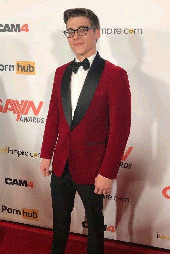 monsterXfei's tweet photo. Congratulations B. ๐๐๐@MrBlakeMitchell
You are the best ๐
#GayVNAwards #FavoriteBody #FavoriteCamGuy #BestGroupscene #BestTwinkScene https://t.co/3ICVdfzZR1