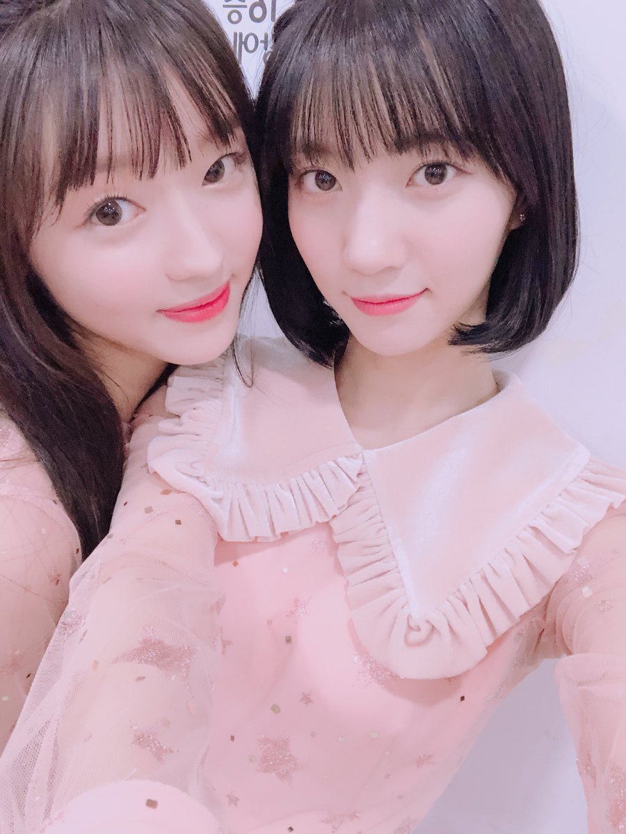 WM_OHMYGIRL's tweet photo. #룸메이트 #비니 #유아 #뽀뽀쪽-😘
첫 번째 밤 와주신 미라클 고마워요😍 
모두모두 첫 번째 밤 달콤하게 잘자요🤗💜 https://t.co/0XpGVJB3Tp