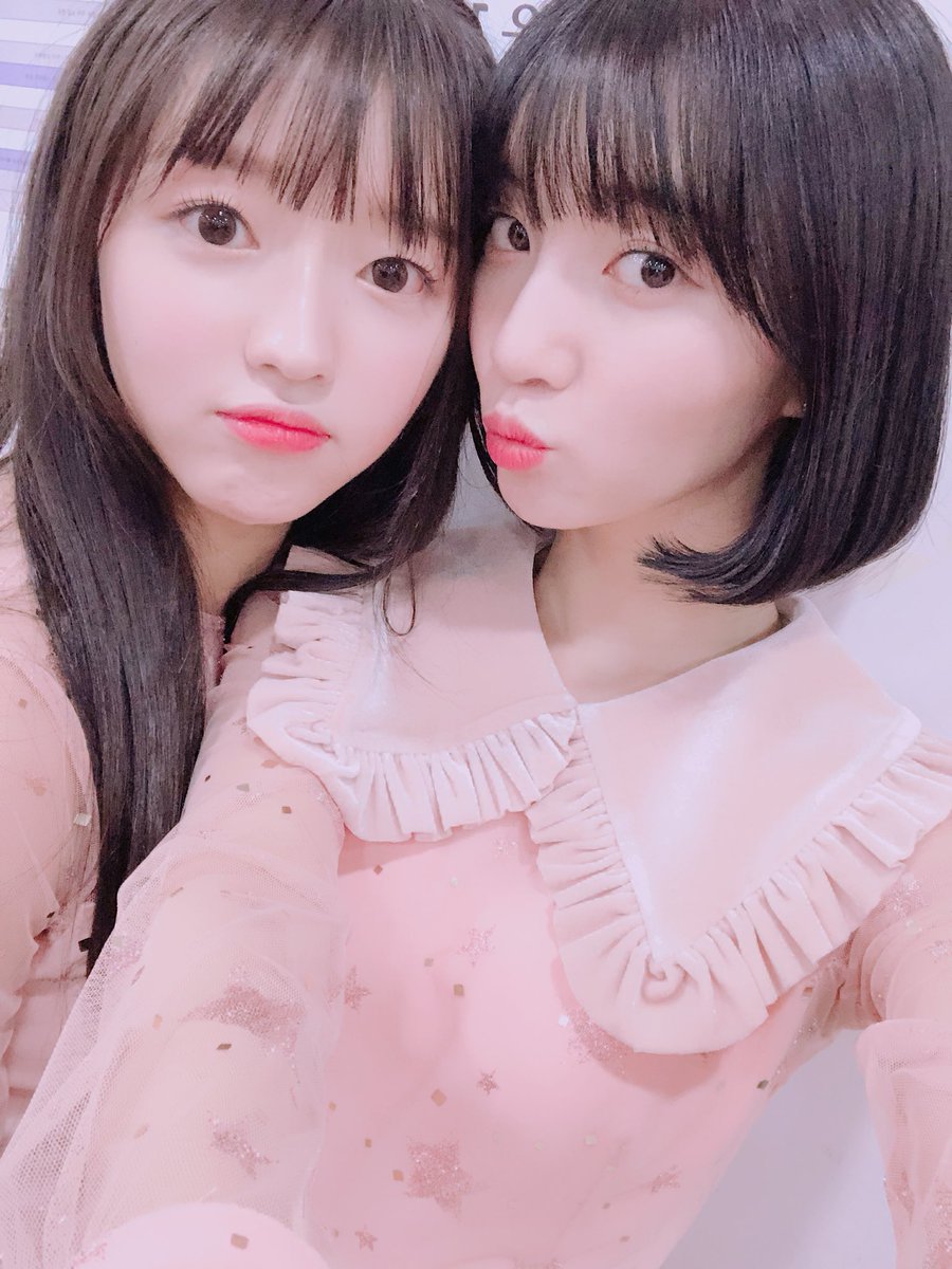 WM_OHMYGIRL's tweet photo. #룸메이트 #비니 #유아 #뽀뽀쪽-😘
첫 번째 밤 와주신 미라클 고마워요😍 
모두모두 첫 번째 밤 달콤하게 잘자요🤗💜 https://t.co/0XpGVJB3Tp