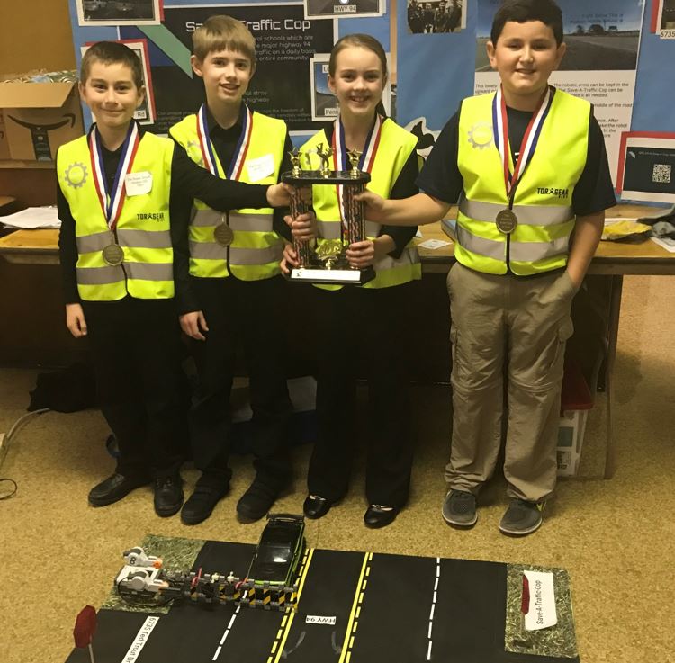 HudsonISD's tweet photo. Bonner Elementary's 5th Grade Robotics Teams brought home 1st and 2nd place trophies and now proceed to TCEA's State competition in Austin
#buzzhisd #buzzbonner #buzzhms #buzzhhs #buzzpeavy https://t.co/2liwvGlj5D