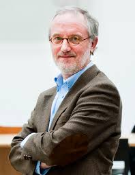 Hoogleraar inkoopmanagement voor de publieke sector Jan Telgen gaat wegens zijn leeftijd met emeritaat. Op vrijdagmiddag 25 mei spreekt hij zijn afscheidsrede uit. Jan Telgen was sinds 1987 verbonden aan de Universiteit Twente. Noteer dus vast in je agenda!