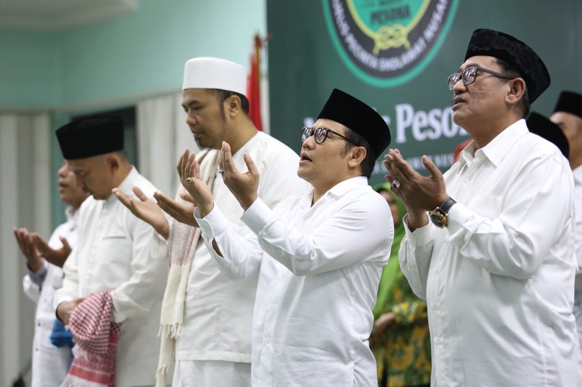 _*LIVE Facebook*_
*Sholawat Nariyah Kubro Untuk Bangsa* facebook.com/dpp.pkb/videos…