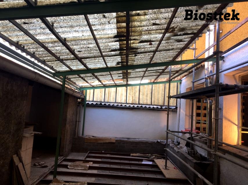 ¡Todo es posible!
Menudo cambio con la instalación de este techo #policarbonato ¿Verdad?
Si te estás planteando una mejora de tu vivienda como esta, no dudes en contactar con nosotros! 
En #Biosttek te realizaremos un presupuesto #gratis 
biosttek.com