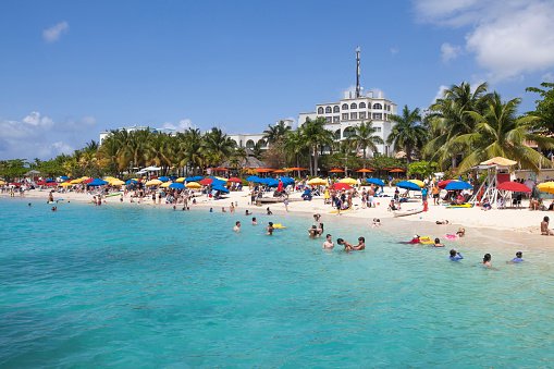 StaffordShow's tweet photo. Foreign Affairs Canada warns tourists about violence in Montego Bay, Jamaica. Where do you plan on getting some beach time this winter? Do you take these warnings with a grain of salt, preferring to make your safety your responsibility? https://t.co/VeJa8iXV3p