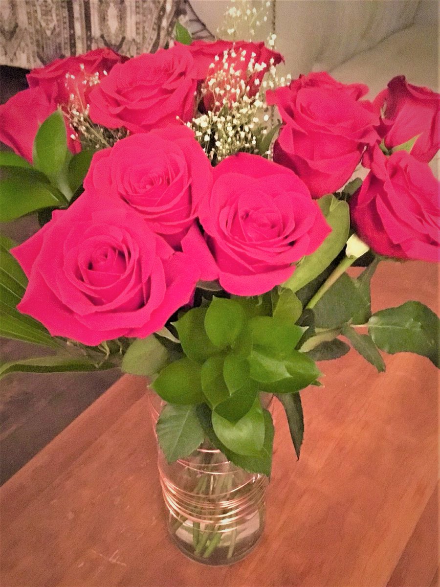 steventeaster's tweet photo. .@SharonTay888 GM! sharon , happY monday! Did go 2 the snow over the weeken! cause u look = #STUNNING WHEW! #RESPECT hAVE GR8! WEEK OK? SMILES! #ONELVE :) https://t.co/0IMShn6Rne