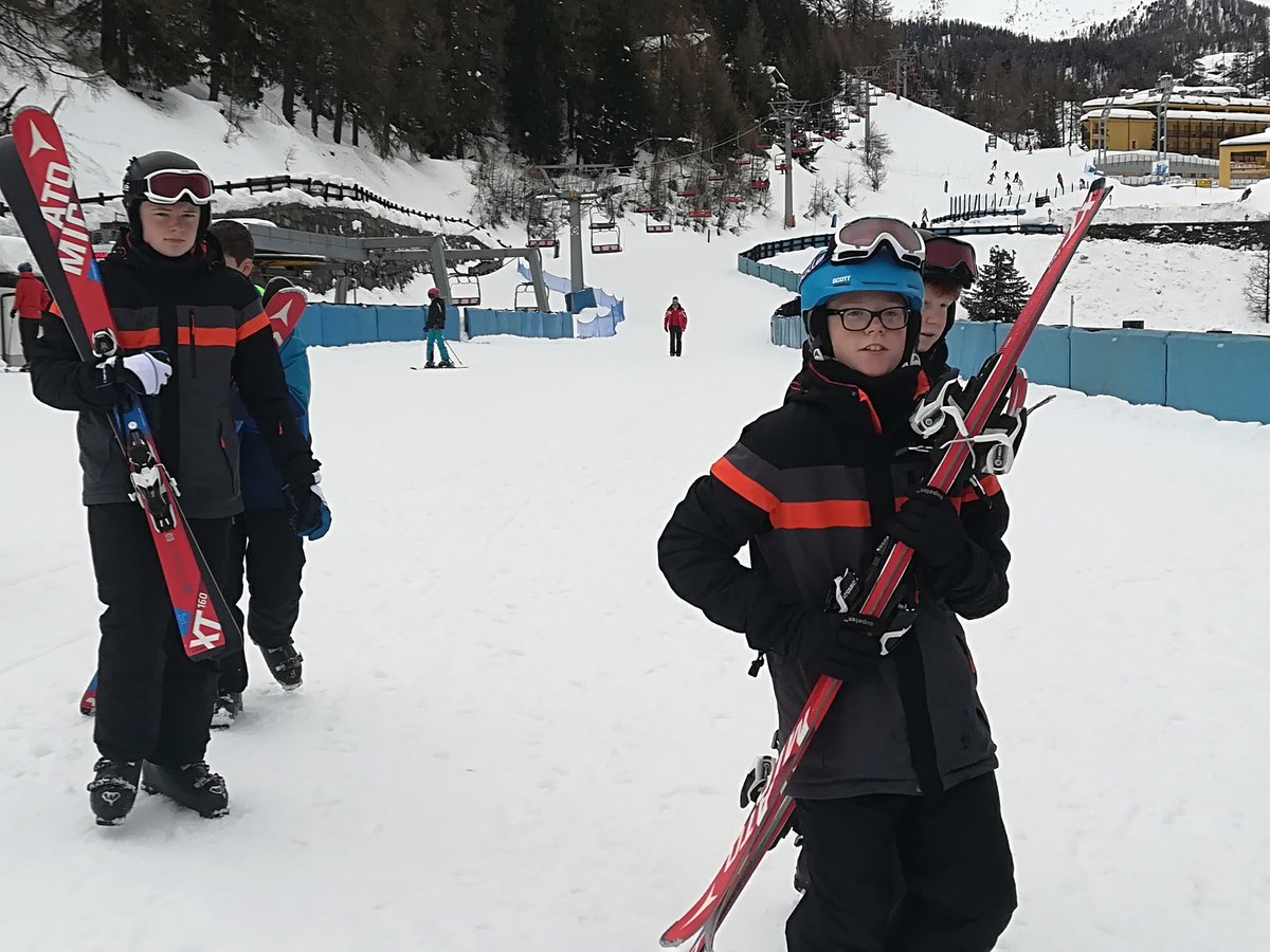jpmoise1's tweet photo. @Preston_School Ski Trip 2018. Day 1 pictures part 3 https://t.co/Jiv4jVsOk3