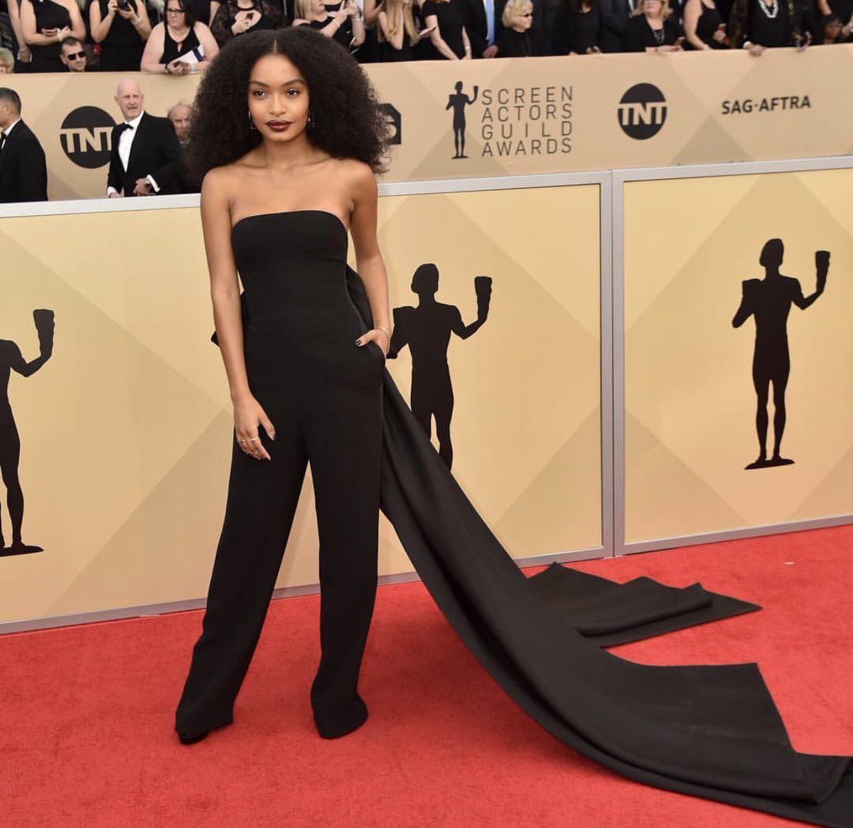 Shop_Mboutique's tweet photo. Our fav babe from last night! @YaraShahidi always kills it and we are obsessed with this @RalphLauren jumpsuit! 👏👏👏 #msgotit #sagawards https://t.co/0bA6mWFfgW