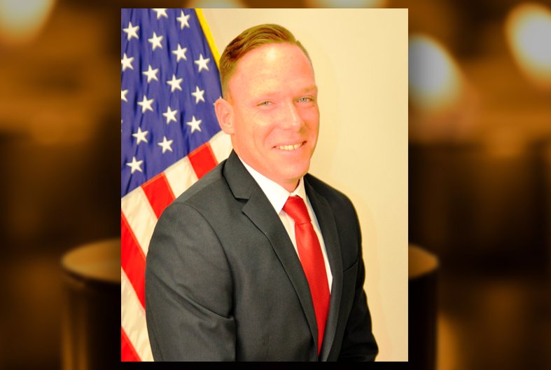 YorkCountySC's tweet photo. Prayers for family, friends, and all who loved him. Thanks for all he gave. Grateful for the thousands that celebrate his life today and everyday. We honor and salute you Detective Mike Doty. #YCSOStrong #RIP809 @YCSO_SC https://t.co/0eFQvyCgRX