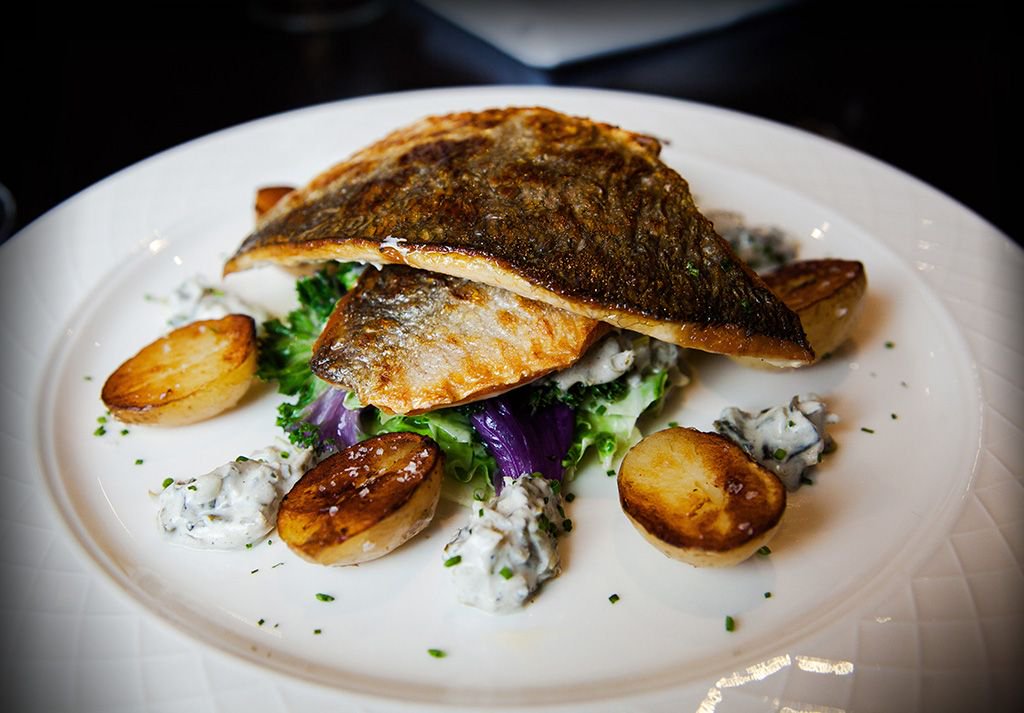 TheTroutHotel's tweet image. Bistro Week is is back and we have some delicious courses on the menu. From a warm and creamy soup starter to perfectly cooked sea trout and tasty apple rice pudding.

2 courses = £10
3 courses = £15

For the full menu: buff.ly/2DWKVc9

#januaryoffer #food #lakedistrict