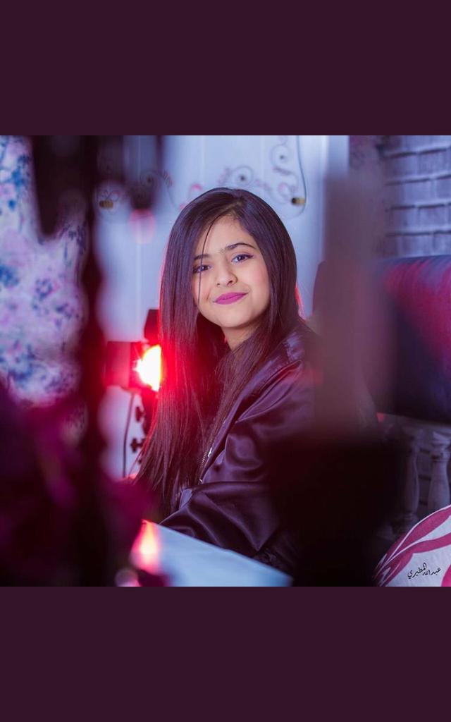 ❀❥ 

حتــى عيـــونـــتـس تغــري الطـفــل الصـغير 
لا لمــحها ضــاع من زيــــنـــتــس ومــــال 😴