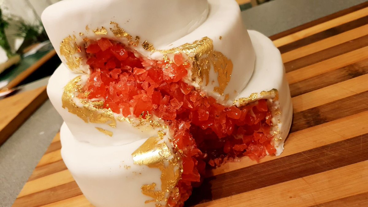 Baby_Bel2's tweet image. Practicing making my #weddingcake today. Now to make it twice as big! #cake #delicious #treatyoself