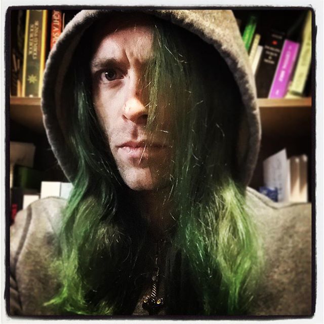 bardstereotype's tweet photo. I have green hair, an arcane focus, a hood with a spooky demeanor, and severe mental afflictions. Certified #trashwitch. #iknowmagic #donttouchmybooks #iwillpolymorphyou https://t.co/Qfu8KyWlXU https://t.co/h1flpbHCou