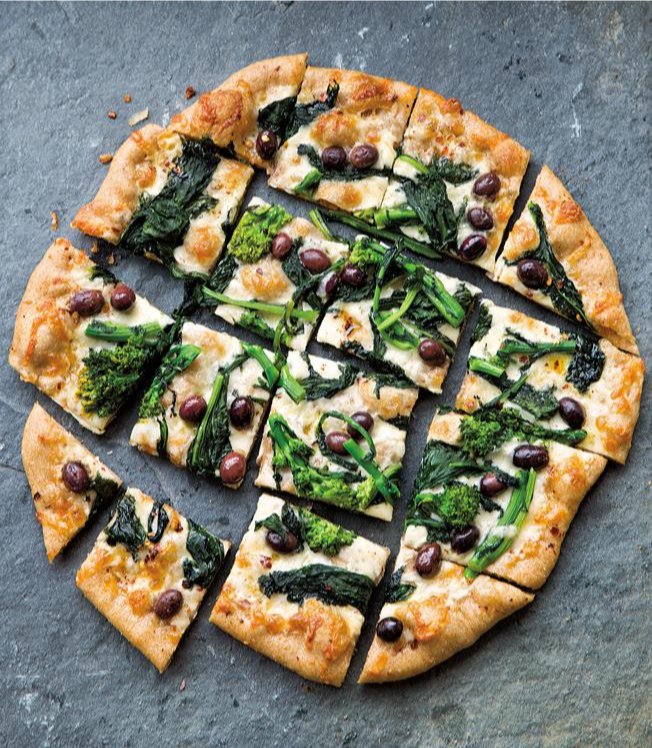 WilliamsSonoma's tweet image. How we do #MeatlessMonday.

Broccoli Rabe and Olive Pizza: wsono.ma/6012DMEga