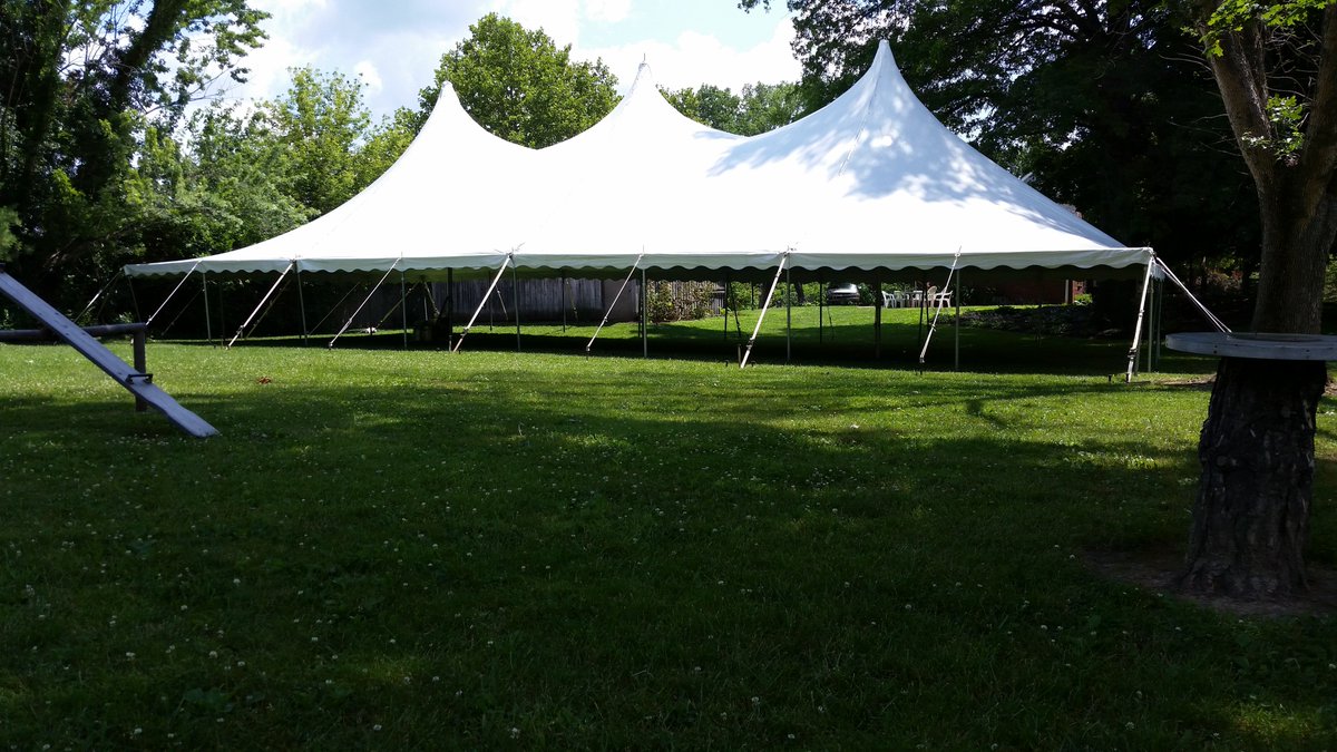This spike in temp today has us reminiscing about tents and springtime... 💭💭💭
#warmerweather #tents #rentals #spring #springtime #planahead #tables #chairs #centurytent #frametent #clearspan #poletent #reminiscing #march #april #may