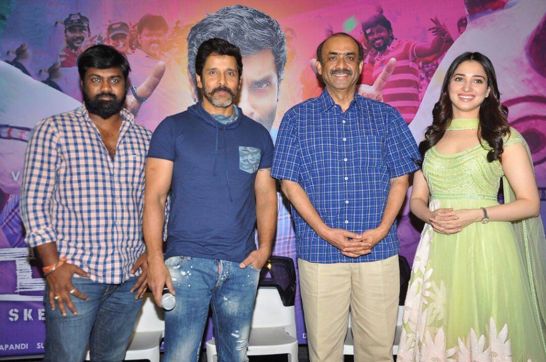 ashenthy's tweet photo. #SketchTeluguPromotion At Hyderabad #ChiyaanVikram @tamannaahspeaks @vijayfilmaker @MusicThaman #SketchPongal #SketchRunningsuccessfully #SketchBlockbuster #Chiyaanians https://t.co/cQFShKib5O