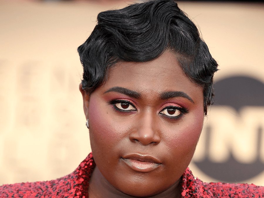 multicultigirl's tweet photo. Danielle Brooks Rocks Red on Red at the SAG Awards https://t.co/Er6YFIDp5m https://t.co/rhLO2bphfZ
