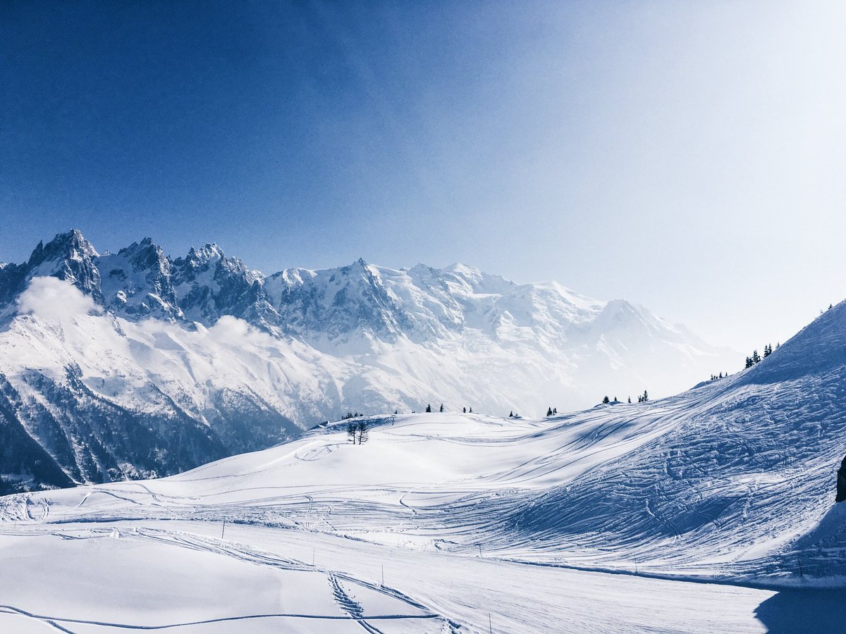 Gay_Ski_Week's tweet photo. When hard at work in the city, the mind wanders. Guess where mine ends up? 

#EGSW #GaySkiWeek #GaySki #GayTravel #GaySnowboard #EGSW #LesMenuires #LMTours #Les3Vallees #Pride #GayPride #gayski #ski 

https://t.co/FKnTCA77jK https://t.co/XXqhA02ury