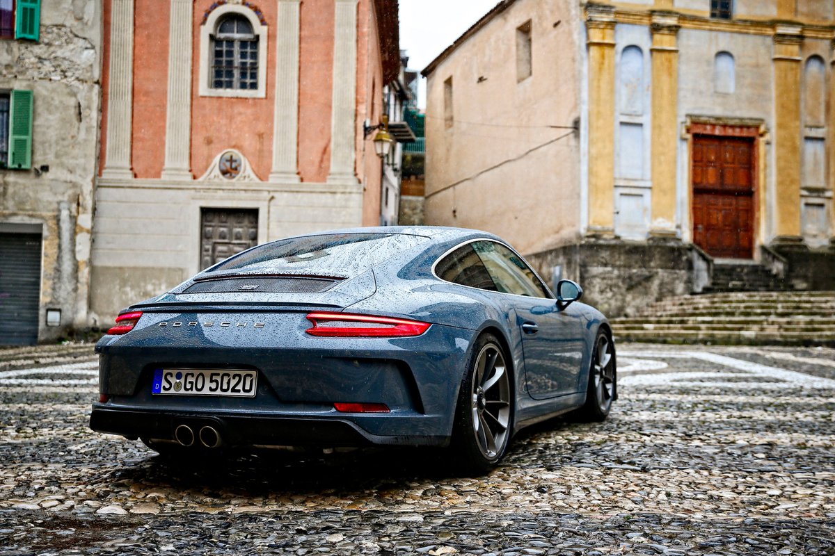 PorscheRetail's tweet photo. A wolf in sheep’s clothing.

The 911 GT3 with Touring Package. #911GT3 #TouringPackage #MondayMotivation https://t.co/zng65MySeV