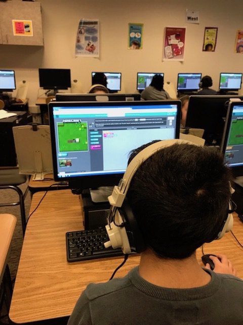 M1BITS's tweet photo. Durand Eastman Students Exploring Coding with https://t.co/1DnF7C8LRp - Minecraft, Star Wars, and Frozen - oh my!
#coding #4thGrade #CodingCareers #UnderstandingCode #M1BITS #Engage https://t.co/6XbpBDmnFf