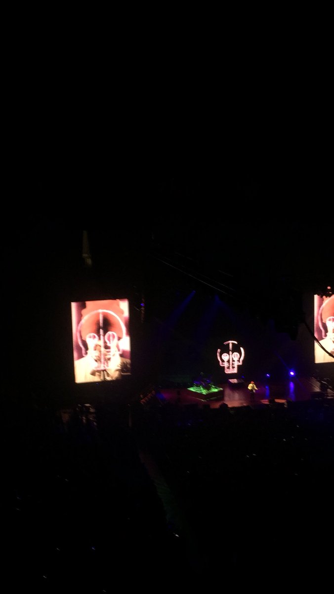 Kyarra_Beck's tweet photo. One year ago today my life changed forever I got to see @twentyonepilots for the first time ever! Can’t believe it’s been a year https://t.co/ncagbLLlqH