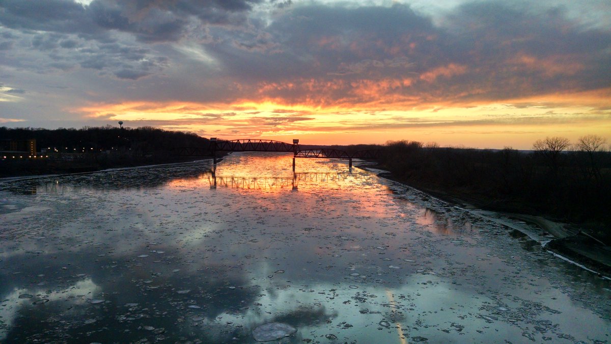 DanaKee2's tweet photo. @sturgeonscience Ice from last night after several warmer days... https://t.co/IrsGKXVIGX
