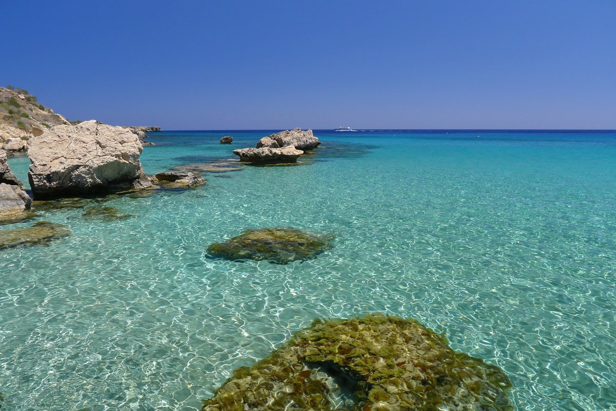 How about 12 hours of daily, uninterrupted #sunshine? 🌞
Book a #hotdeal now with an extra £150 discount, using code SALE150 on check out! Click on bit.ly/2pOaEvk for details ✈️❤️😍