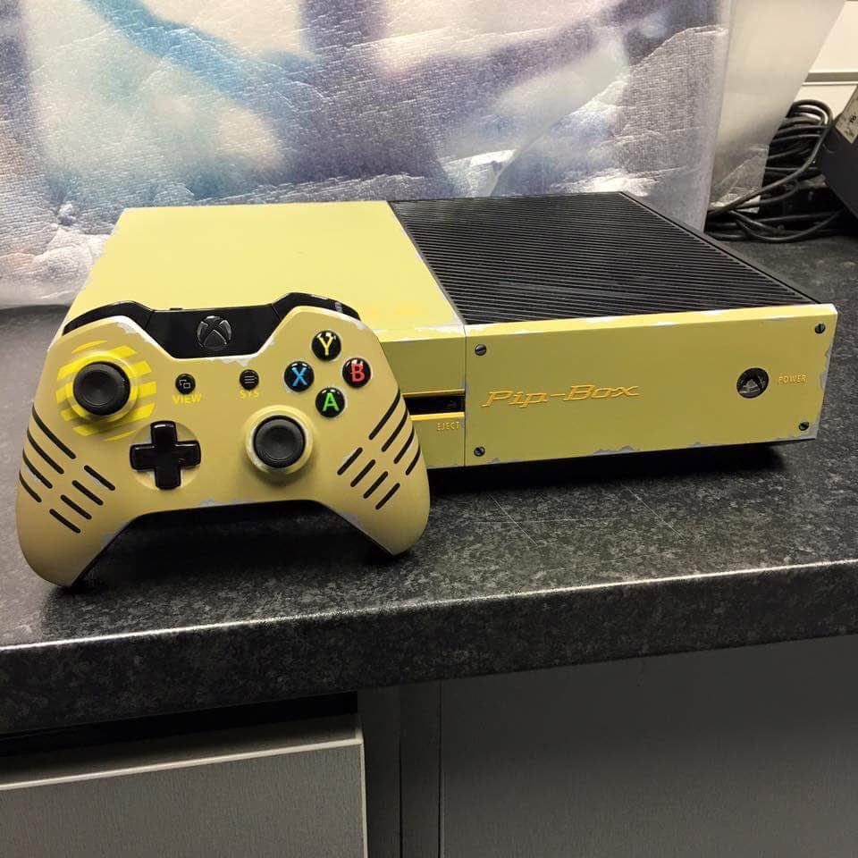 GAMEYork's tweet photo. 2 years ago today @bethesda sent me this beautiful creation!!! 😍
Thank you again guys 🙏
#Fallout4
#PipBox
#XboxOne https://t.co/VYQ9mz1u1O