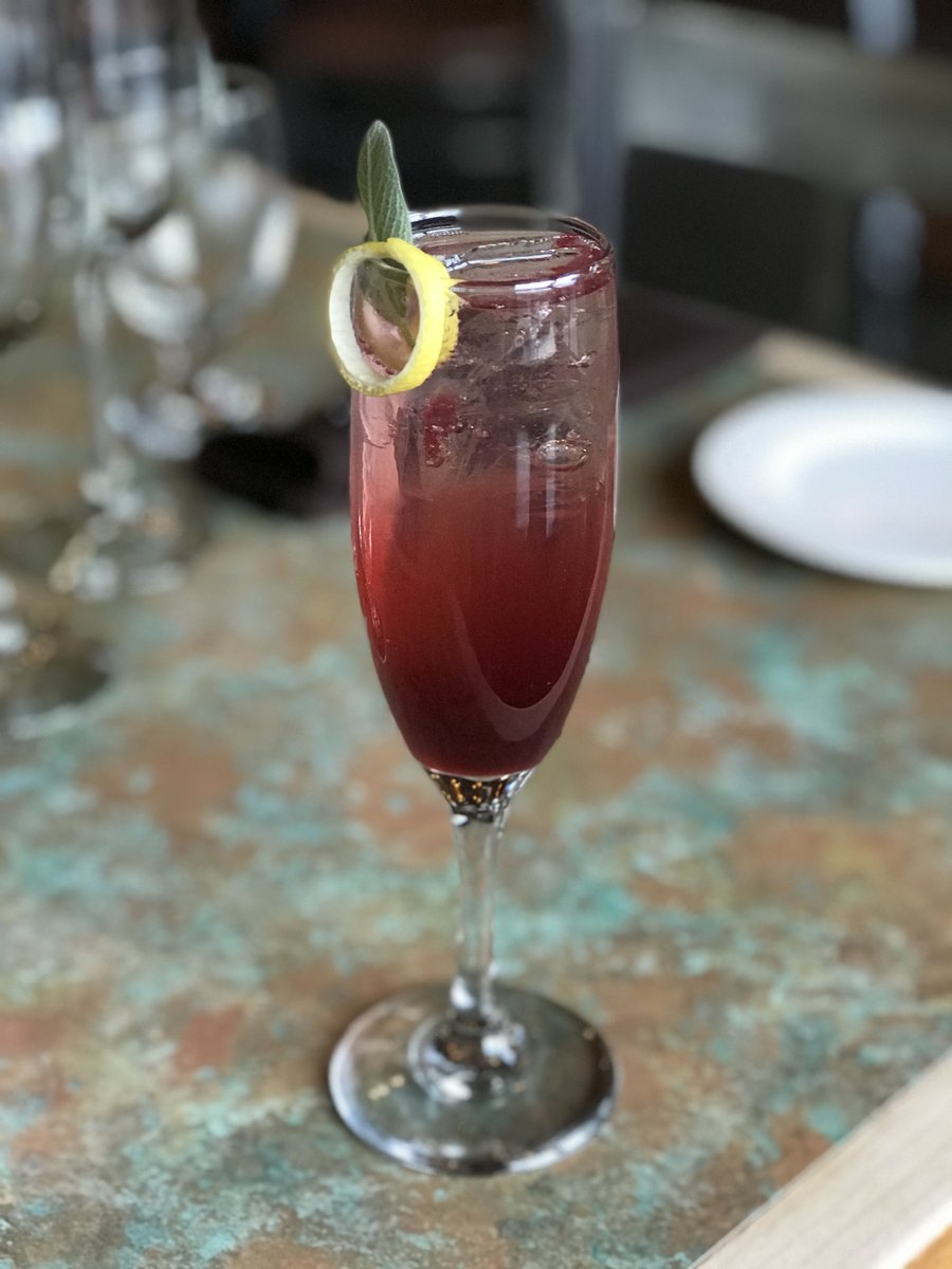 MT_Dining_Group's tweet photo. Got a #CaseOfTheMondays Nashua? Stop by today from 4-9, we've got just the cure with one of our hand-crafted cocktails! #DowntownNashua #NashuaNH #EatShopLiveLocal #GreatAmericanDowntown https://t.co/6v2I7u0UeR