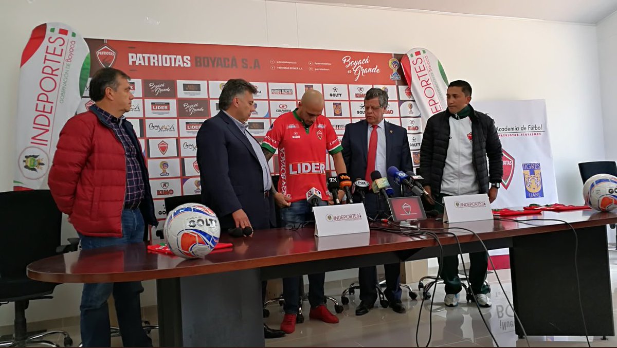 Lawneira's tweet image. 😔