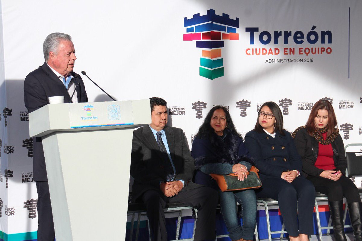 El alcalde de Torreón <a href="/JZERMENOI/">Jorge Zermeño Infante</a> anunció hoy programa de apoyo a la infraestructura escolar para mejorar las condiciones de los planteles educativos con carencias.