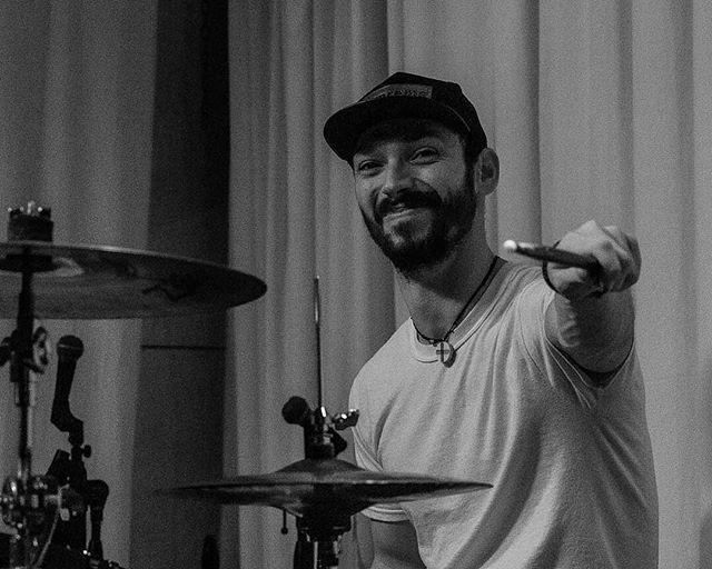 C0wb0yDipl0macy's tweet image. Happy "Hi, How Are You" Day!!
Come celebrate Music, Art, and Community w/ us Tonight @mohawkaustin #simsfoundation #danieljohnston #hihowareyou ift.tt/2BlHF7a