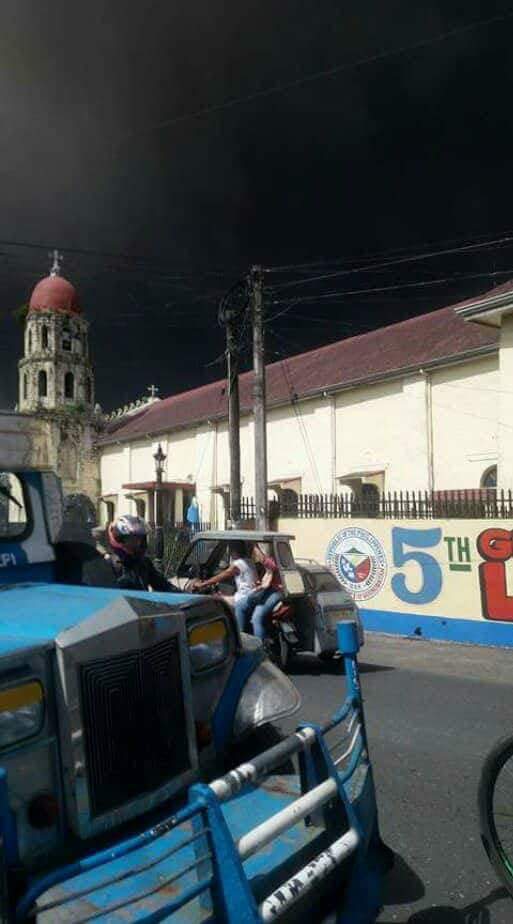 theofficialbns's tweet photo. Doomsday feels at the town center of Guinobatan, Albay as Mayon Volcano emits black ashes due to a major eruption.  

- CTTO https://t.co/gEQ04Rm2dD