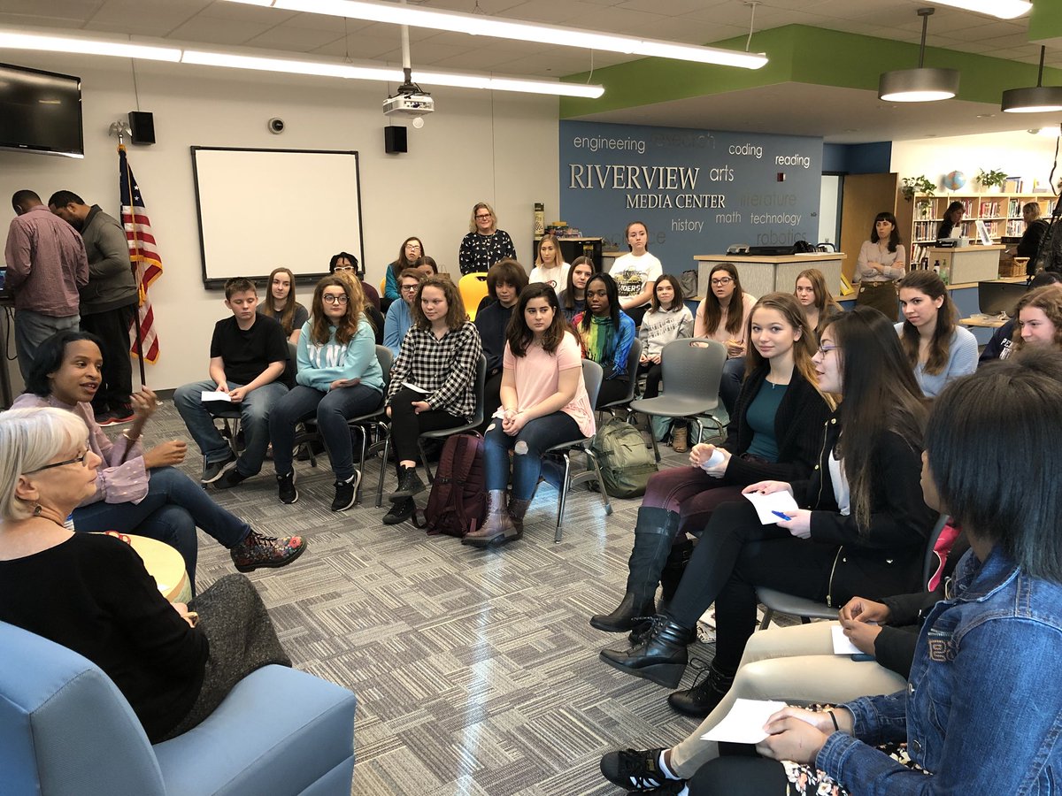 RHS_lib's tweet image. Thank you to @NicolaYoon and @PghArtsLectures for an amazing morning!  @rjshsraiders