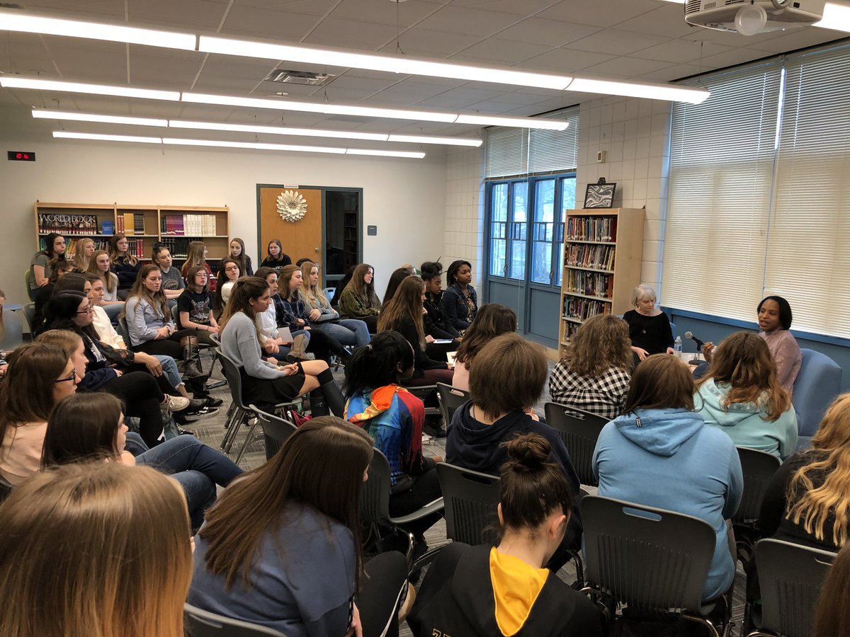 RHS_lib's tweet image. Thank you to @NicolaYoon and @PghArtsLectures for an amazing morning!  @rjshsraiders