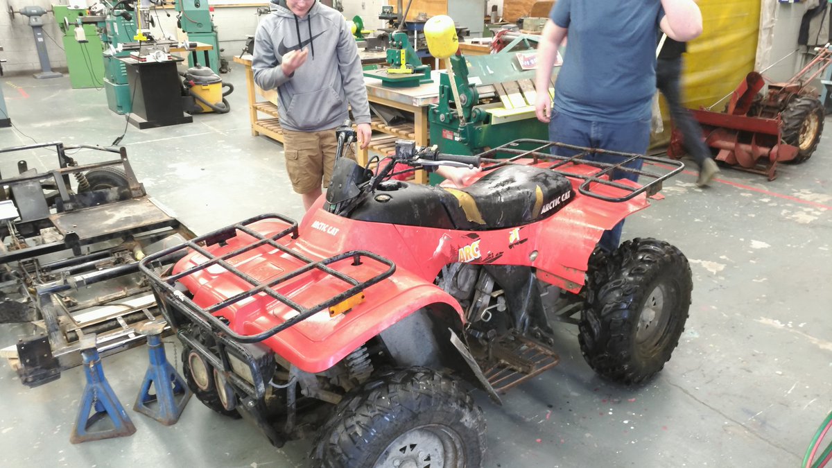 mrzusy's tweet photo. Before and after, one day of tearing apart the 4 wheeler to pull the engine to go in the go-cart https://t.co/an47PuNd4p