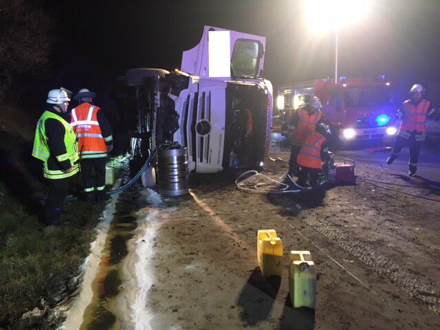 Ralf Roeger (@ralf_roeger) on Twitter photo Achtung: Die #A4 von #Köln in Fahrtrichtung #Aachen nach #LKW #Unfall ab #Langerwehe gesperrt! <a href="/AntenneAC/">Antenne AC</a> @aachenerzeitung @an_topnews <a href="/express24/">EXPRESS / EXPRESS.DE</a> <a href="/BILD_Koeln/">BILD Köln</a> <a href="/BILD/">BILD</a> <a href="/aktuelle_stunde/">WDR Aktuelle Stunde</a> Achtung: Die #A4 von #Köln in Fahrtrichtung #Aachen nach #LKW #Unfall ab #Langerwehe gesperrt! <a href="/AntenneAC/">Antenne AC</a> @aachenerzeitung @an_topnews <a href="/express24/">EXPRESS / EXPRESS.DE</a> <a href="/BILD_Koeln/">BILD Köln</a> <a href="/BILD/">BILD</a> <a href="/aktuelle_stunde/">WDR Aktuelle Stunde</a>