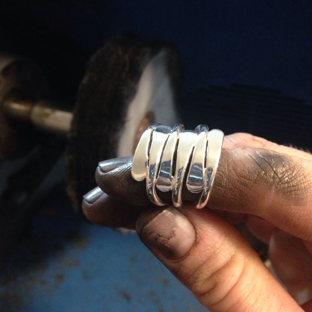 LeanderMeander's tweet image. Polished by hand. Made with so much love. Striations Ring in 100% recycled, eco friendly sterling silver. ////// #striations #boldring #largering #silverring #bohostyle #rusticsilverjewelry #madeintucson #tucsonmade #madewithlove #handmadejewelry #handmaderevolution