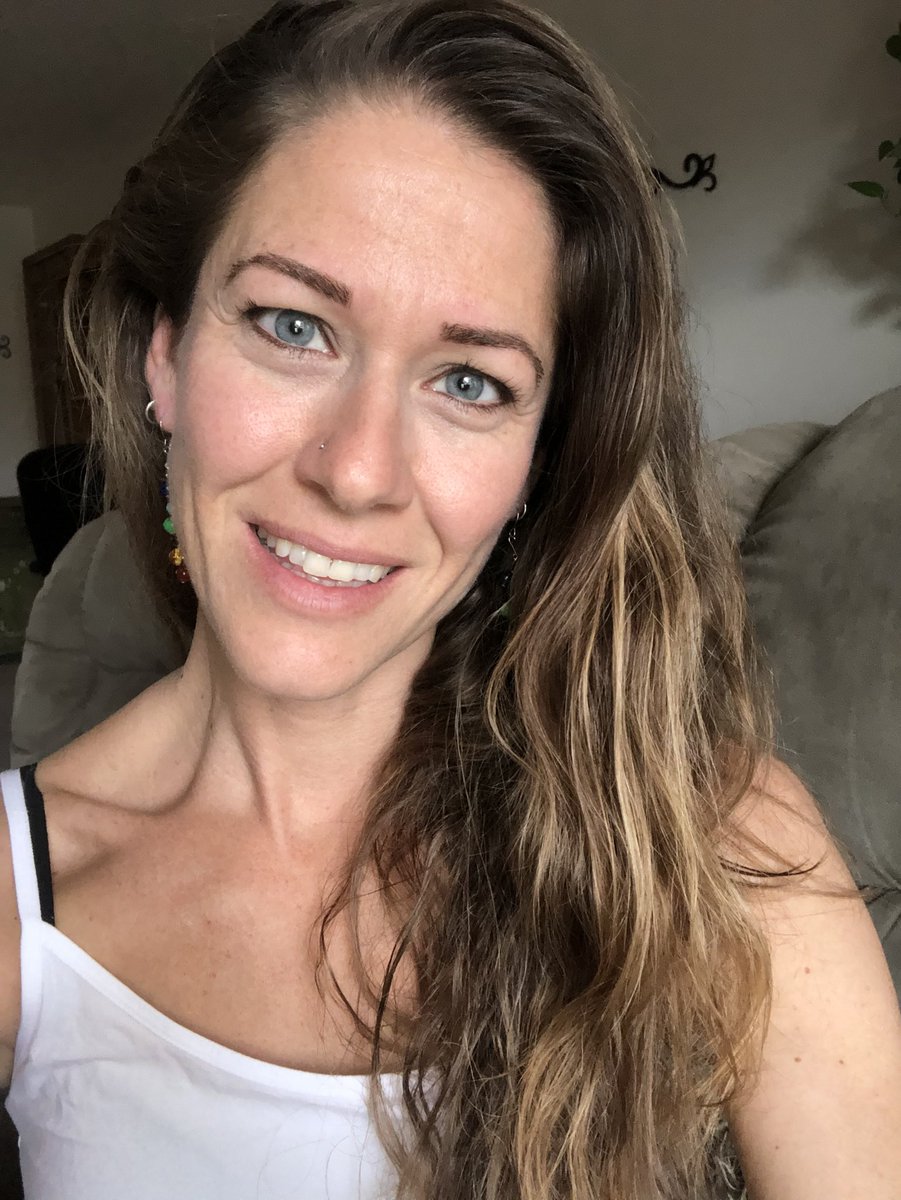 My hair is growing!  Do I look 41?  LOL