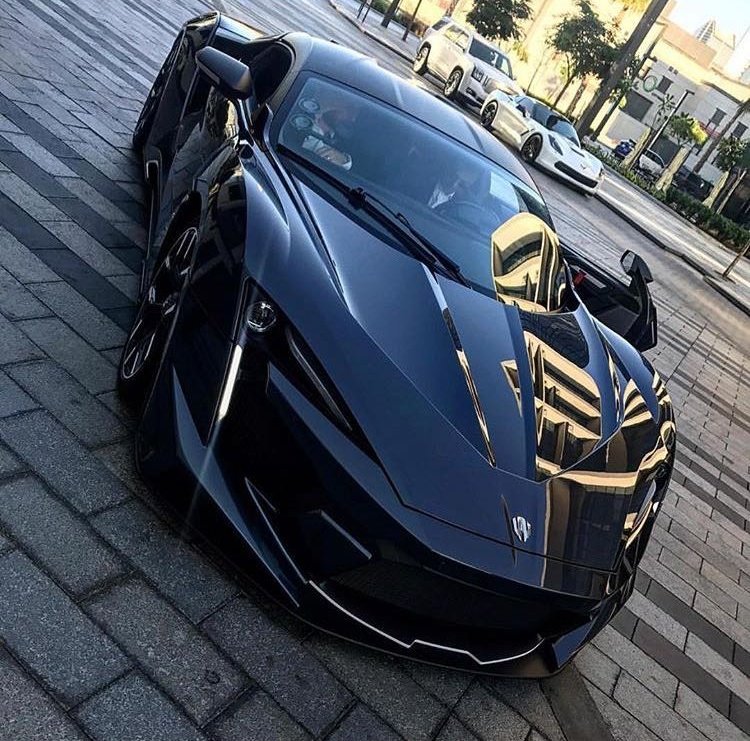CarHdr tweet picture