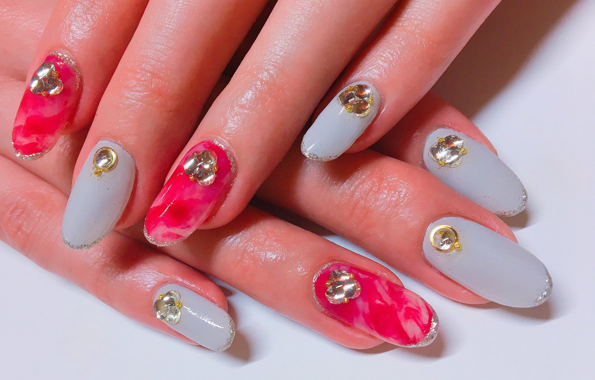 Tip Top目白 お客様ネイル バレンタインカラーの赤とクリアのマーブルで大人っぽいデザイン 目白 目白美容室 目白ネイル ネイルデザイン マーブル 池袋 高田馬場 大人美容室 目白マツエク 目白エステ