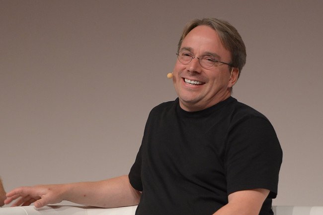 genbeta's tweet image. Linus Torvalds vuelve a la carga: dice que los parches de Intel son una "absoluta y completa basura" genbeta.com/p/211189