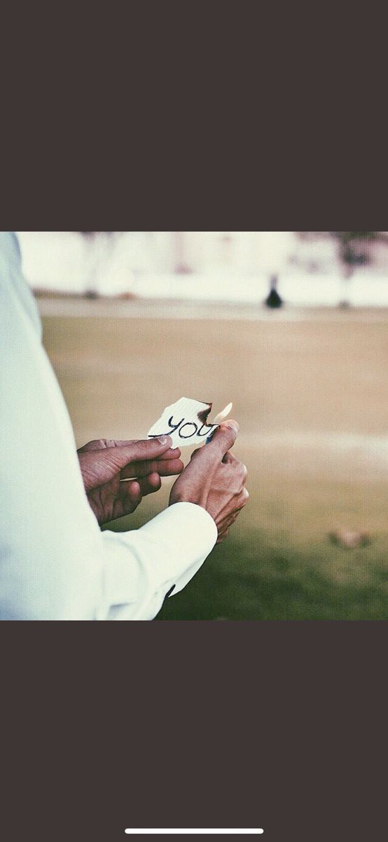 .
.
.
غفى جفن الحنين وهزّته ذكراگ 
دخيل أيّامنا الحلوهـ أبي #أنسى
.
.
.

               🔕♩❋